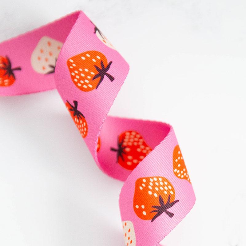 Daisy Strawberry | 1.5" Webbing